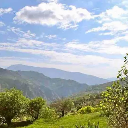 Casa de Férias Casa Carmela, Rural House With Spectacular Views, In An Exquisite Area Atalbeitar
