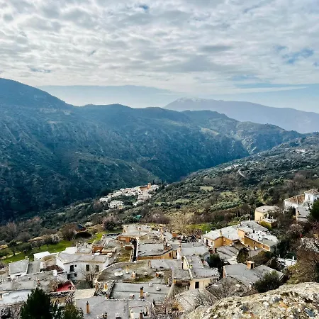Casa de Férias Casa Carmela, Rural House With Spectacular Views, In An Exquisite Area Atalbeitar